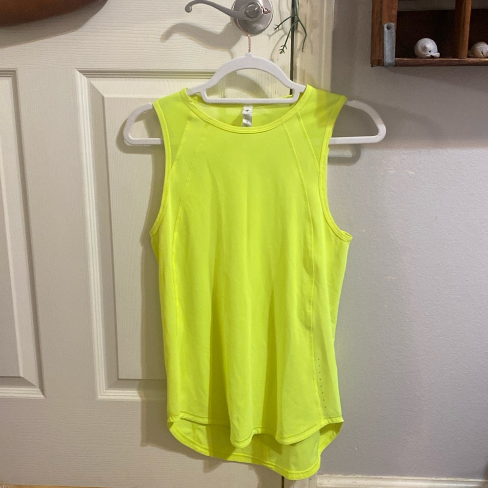 Lululemon sculpt tank top(back vent) size 4 womens highlight yellow